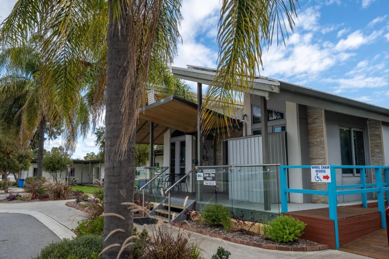 Отель Big4 Perth Midland Tourist Park Middle Swan Экстерьер фото